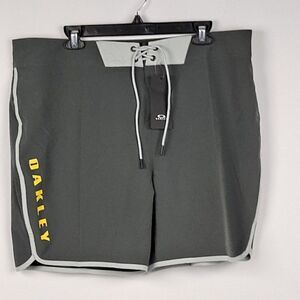 Oakley Mens Board Shorts NWT